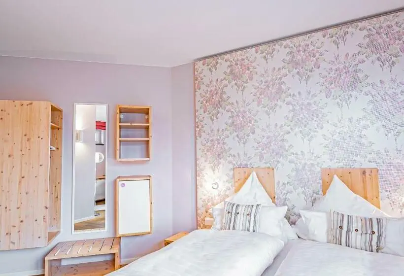 Comfort room with balcony, Johannishof Weincafe & Gastehaus