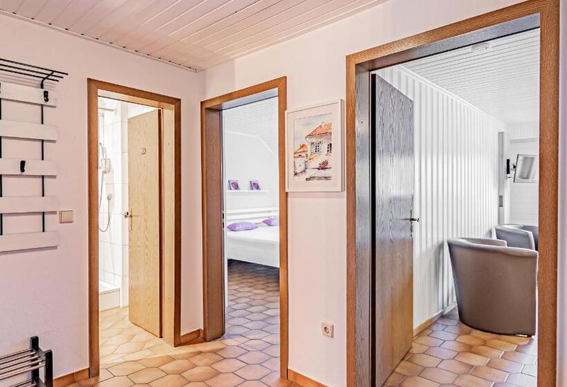 דירת חדר, Johannishof Weincafe & Gastehaus