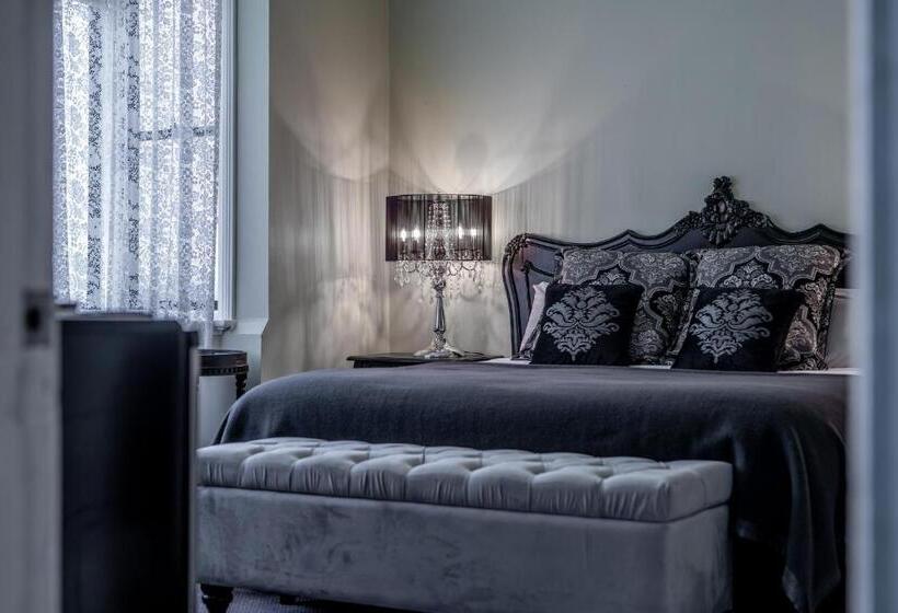 غرفة قياسية مزوَّدة بجاكوزي, Bischoff