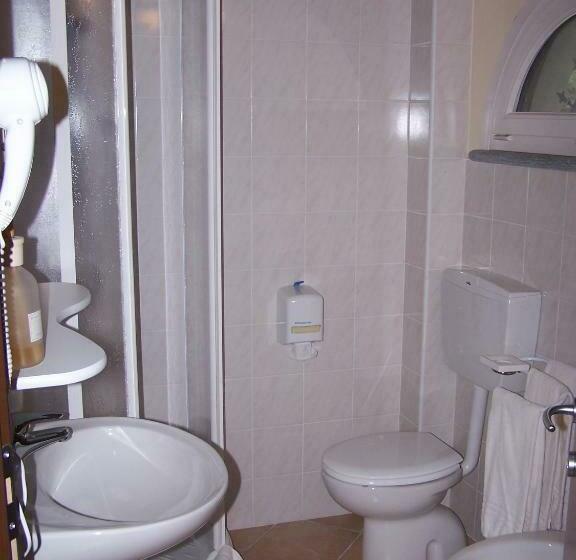 חדר סטנדרט לשלושה, Ristorante La Torretta