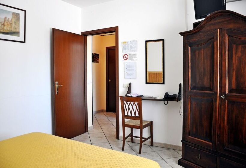 חדר סטנדרט לשלושה, Ristorante La Torretta