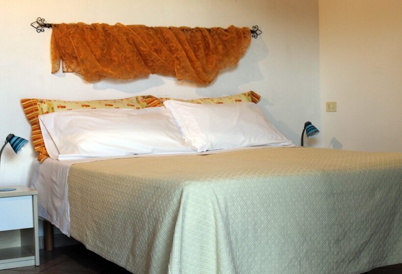 חדר סטנדרט לשלושה, Ristorante La Torretta