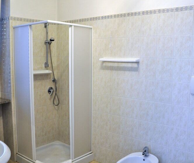 חדר סטנדרט לשלושה, Ristorante La Torretta