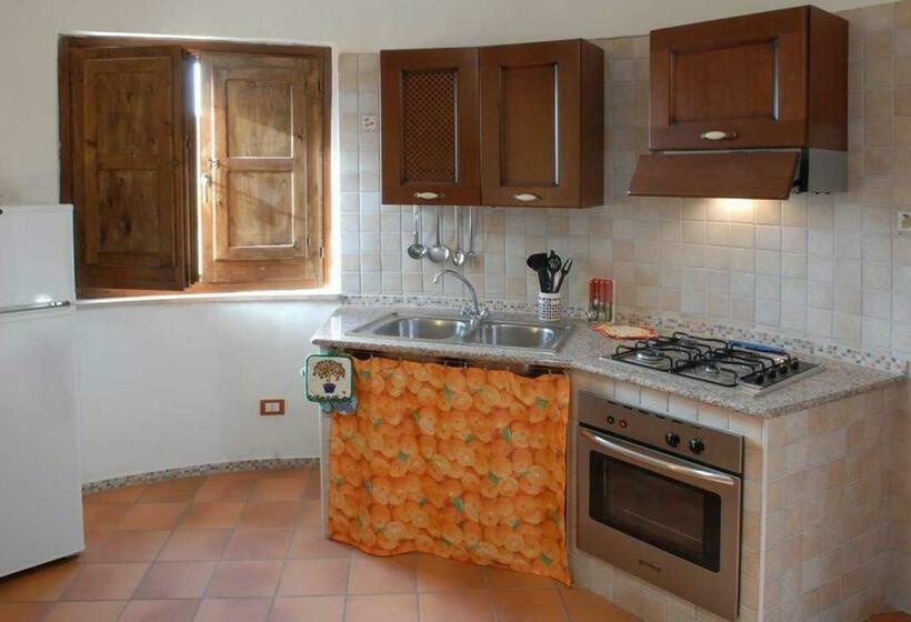 شقة غرفة واحدة, Agriturismo La Petrosa