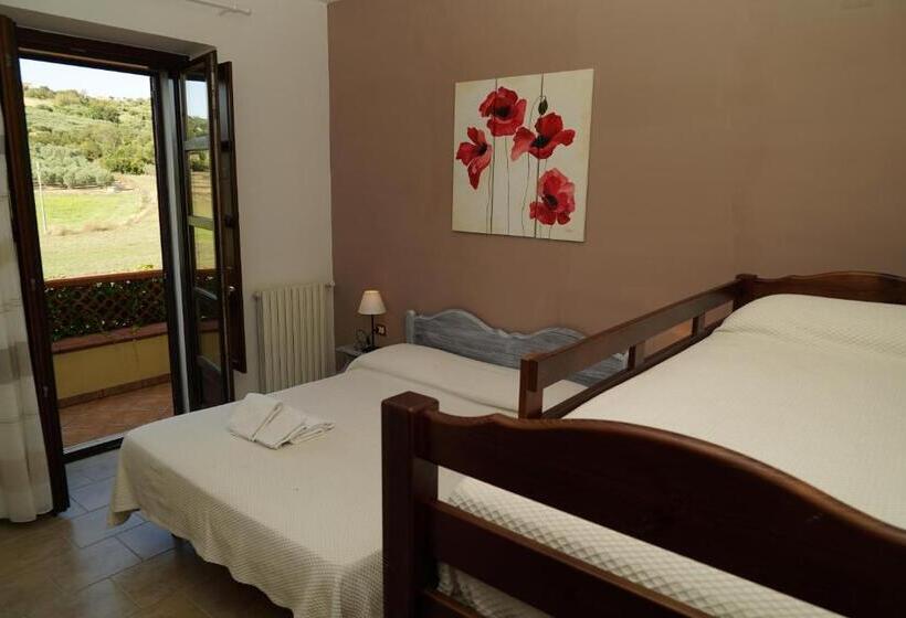 Четырехместный Номер Стандарт, Agriturismo La Petrosa