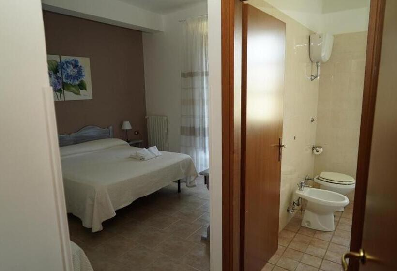 Номер Стандарт Трехместный, Agriturismo La Petrosa
