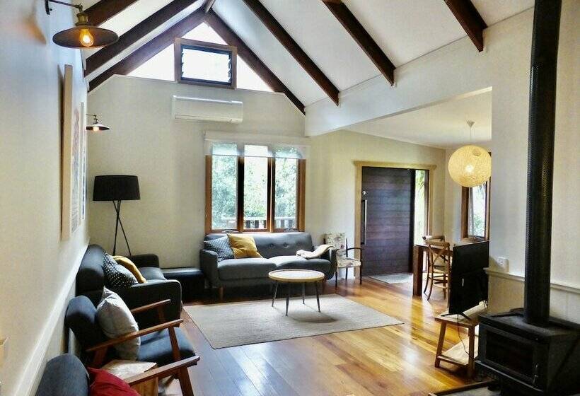 Дом 3 Спальни, Mansfield On The Manning