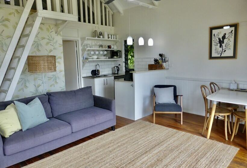 Хижина, Mansfield On The Manning