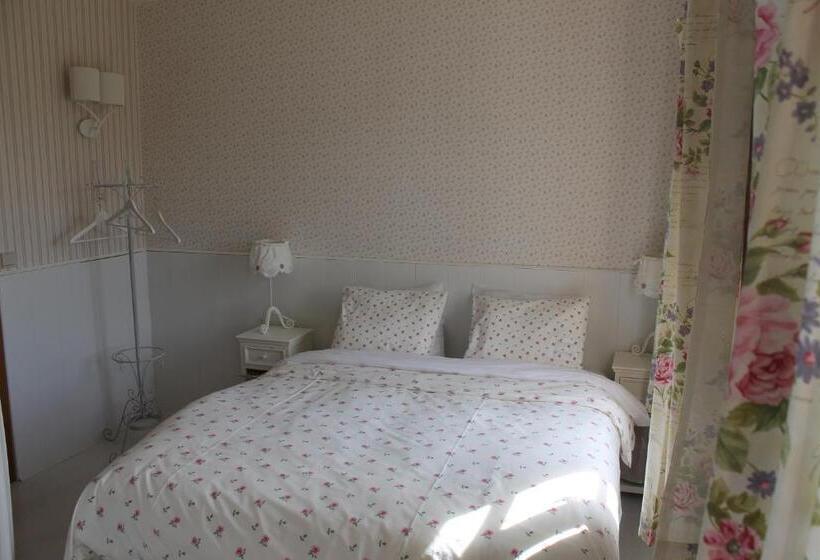Standard room with outdoor bath, B&b Au Fil Des Saisons Sur La Wiels