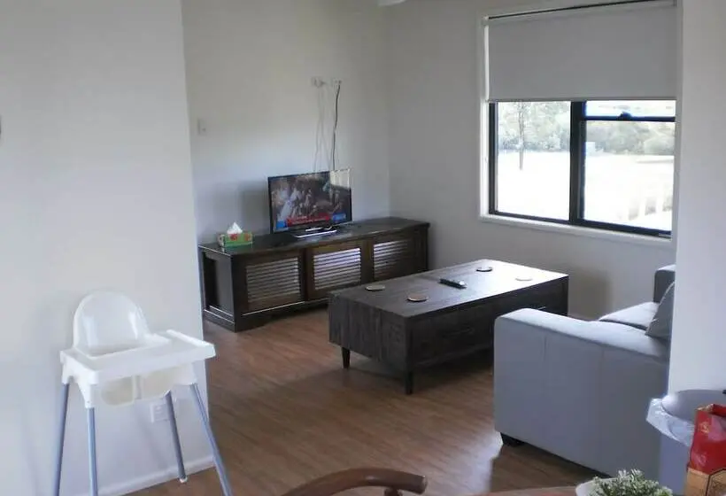 ２ベッドルームハウス, Riverdowns Cottage