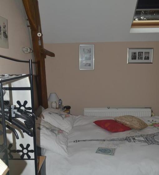 غرفة قياسية, La Gentilhommière Du Château De Ragnies