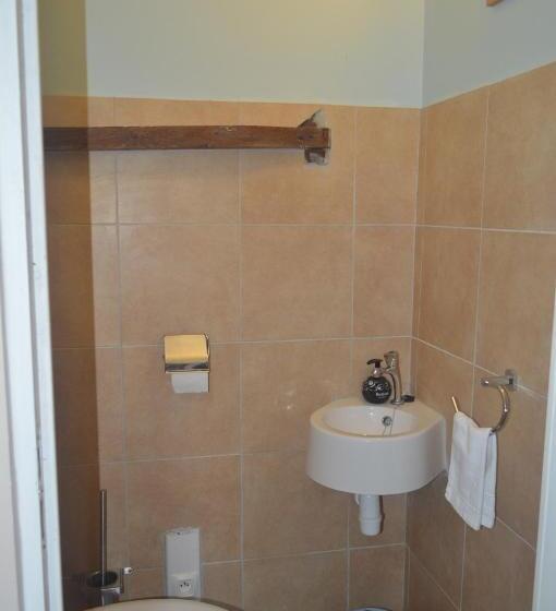 غرفة قياسية, La Gentilhommière Du Château De Ragnies