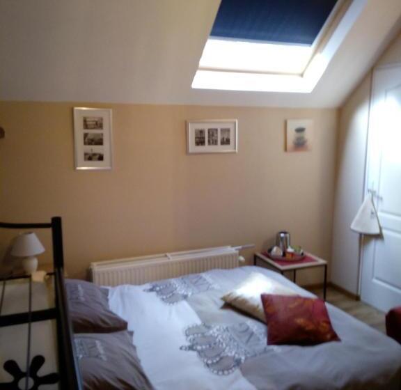 غرفة قياسية, La Gentilhommière Du Château De Ragnies