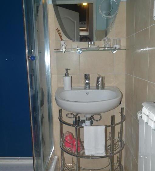 غرفة قياسية, La Gentilhommière Du Château De Ragnies