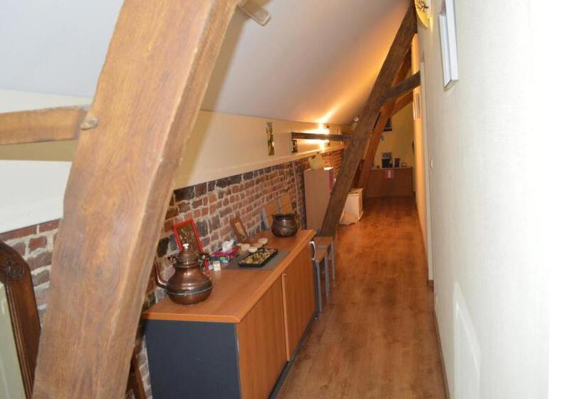 غرفة قياسية, La Gentilhommière Du Château De Ragnies