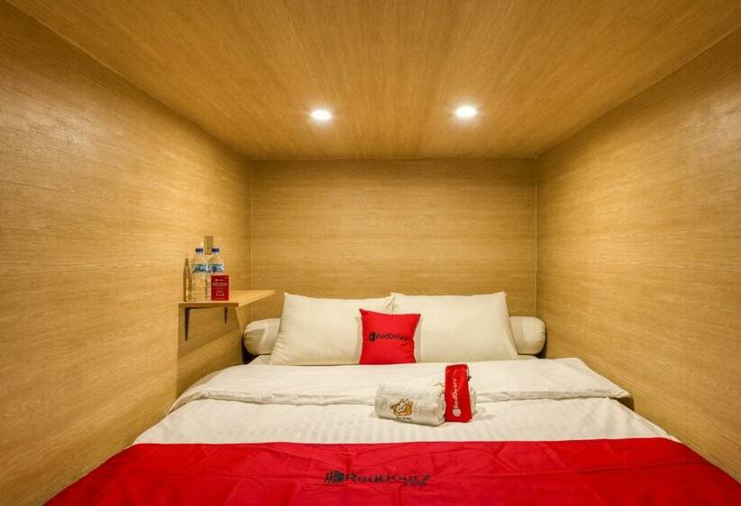共用房间的床, Reddoorz Hostel Near Malang Train Station 3