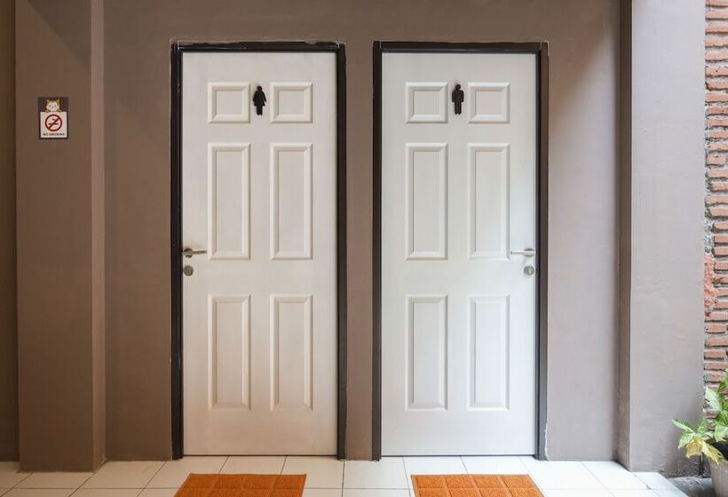 共用房间的床, Reddoorz Hostel Near Malang Train Station 3