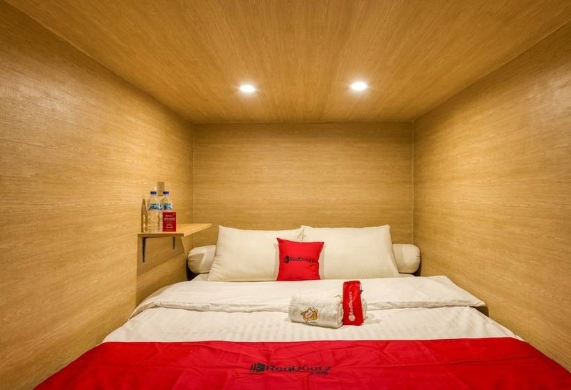 共用房间的床, Reddoorz Hostel Near Malang Train Station 3