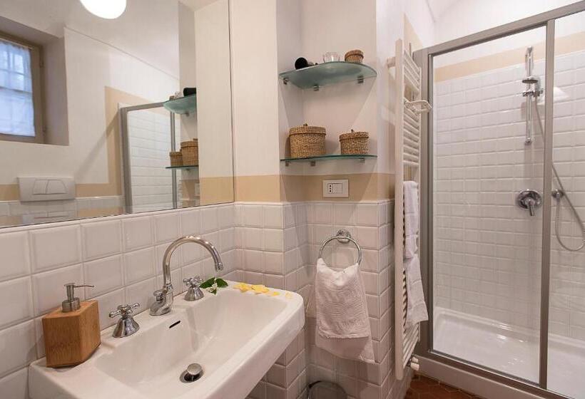 スーペリアールーム, Marchesi Alfieri Cantine E Ospitalità