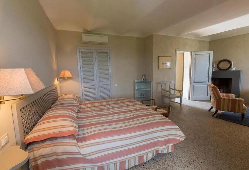 スーペリアールーム, Marchesi Alfieri Cantine E Ospitalità