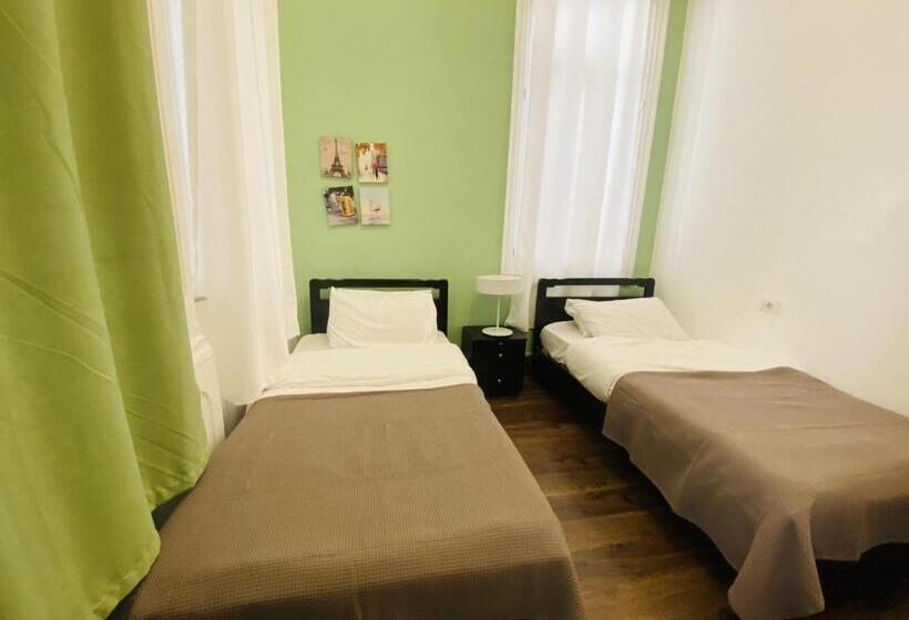 اتاق اکونومی, City Hostel Dormitory