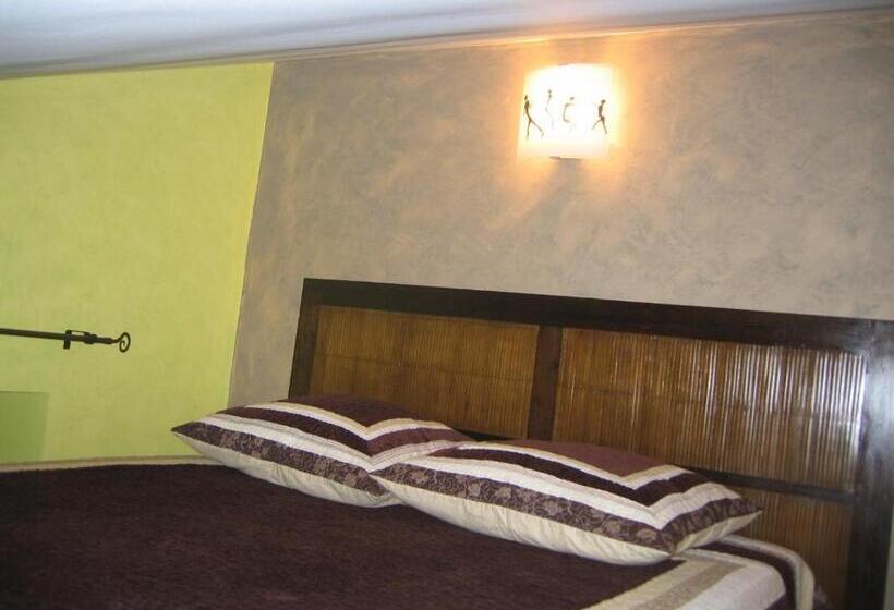 ファミリールーム, La Minaudière