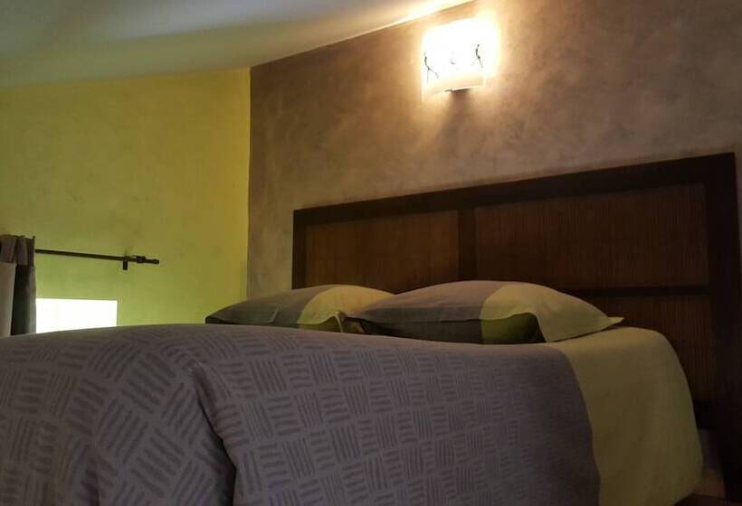 ファミリールーム, La Minaudière