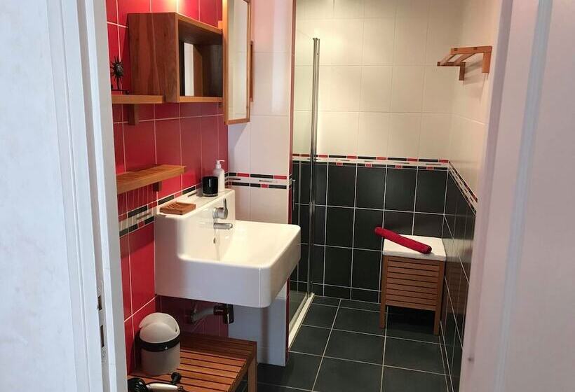 スタンダードルーム, La Minaudière