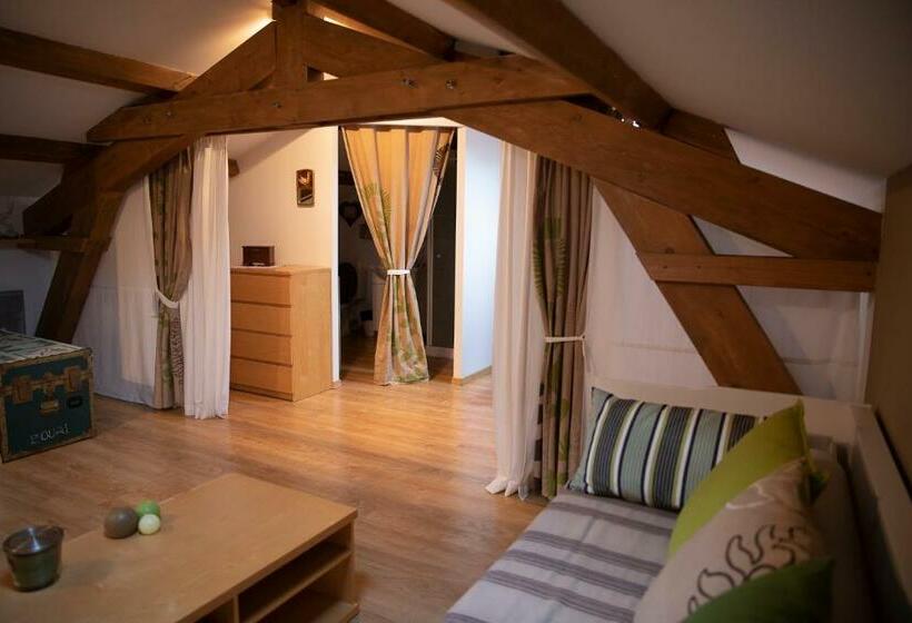 ファミリールーム, Le Chat Blanc