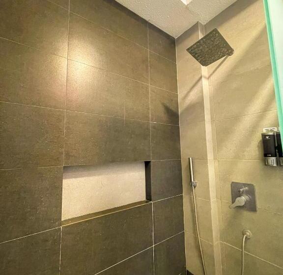 سوئیت با بالکن, Casa Marco Suites Puerto Galera Powered By Cocotel