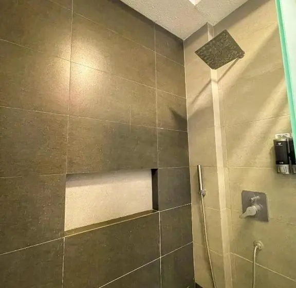 سوئیت با بالکن, Casa Marco Suites Puerto Galera Powered By Cocotel