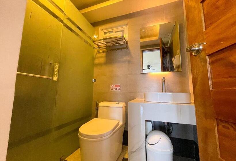 سوئیت با بالکن, Casa Marco Suites Puerto Galera Powered By Cocotel