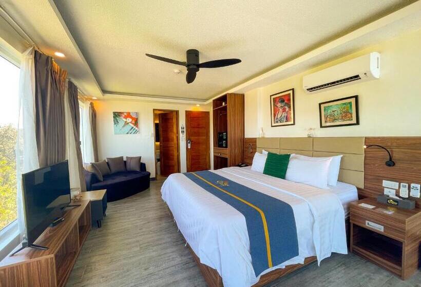 سوئیت با بالکن, Casa Marco Suites Puerto Galera Powered By Cocotel