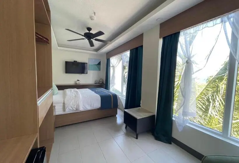 اتاق استاندارد با چشم‌انداز دریا, Casa Marco Suites Puerto Galera Powered By Cocotel