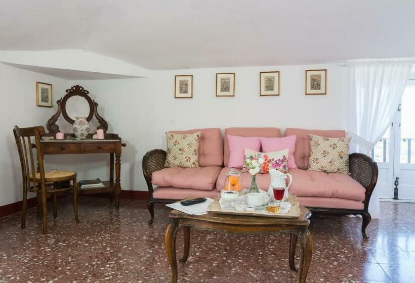 غرفة قياسية مطلّة علي الحديقة, Castello Di Serragiumenta