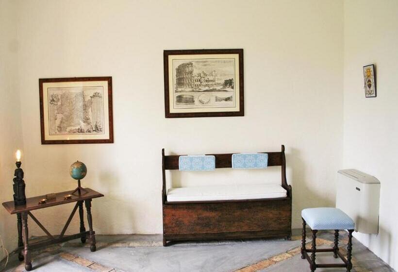 شقة غرفة واحدة, Castello Di Serragiumenta