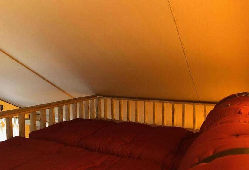 Standard Tent, Castello Di Serragiumenta