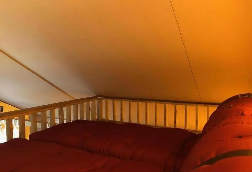 Standard Tent, Castello Di Serragiumenta