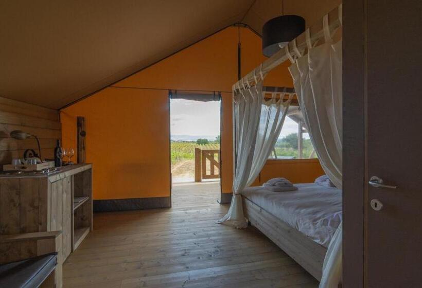 كوخ قياسي, Castello Di Serragiumenta