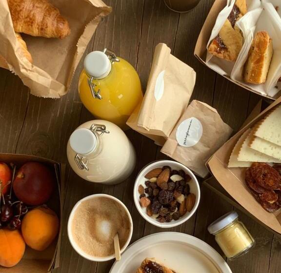 كوخ ديلوكس, Castello Di Serragiumenta