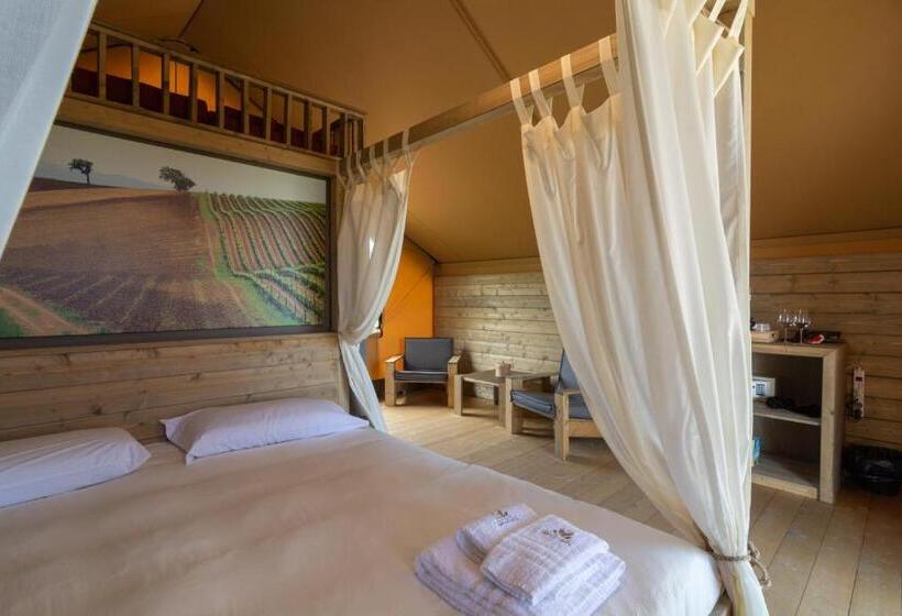 كوخ قياسي, Castello Di Serragiumenta