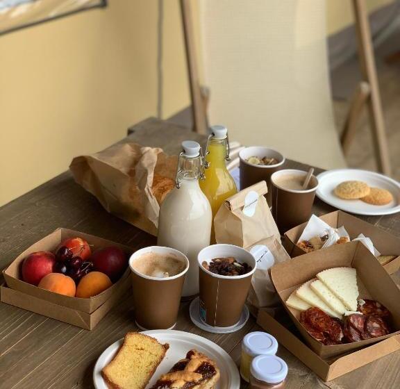 كوخ ديلوكس, Castello Di Serragiumenta