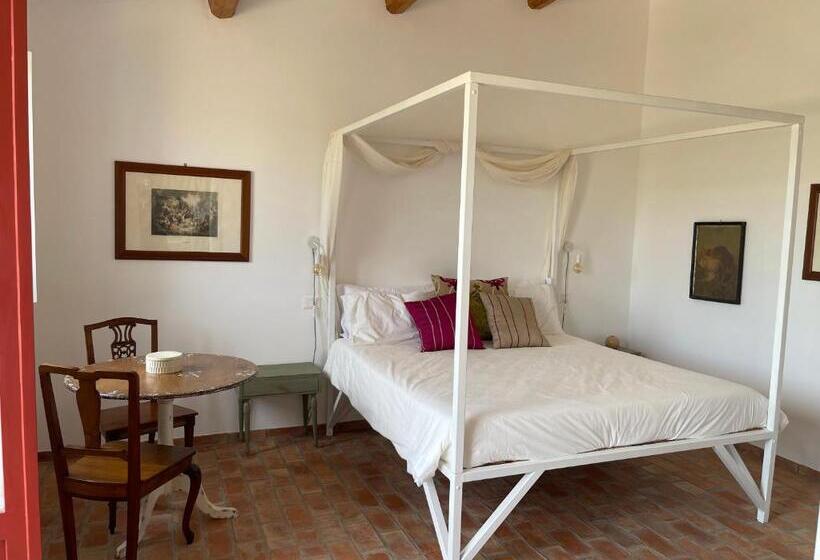 غرفة قياسية, Castello Di Serragiumenta