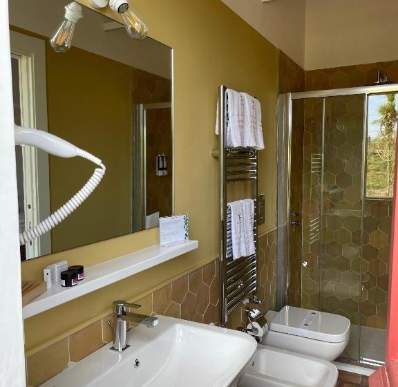 غرفة قياسية, Castello Di Serragiumenta