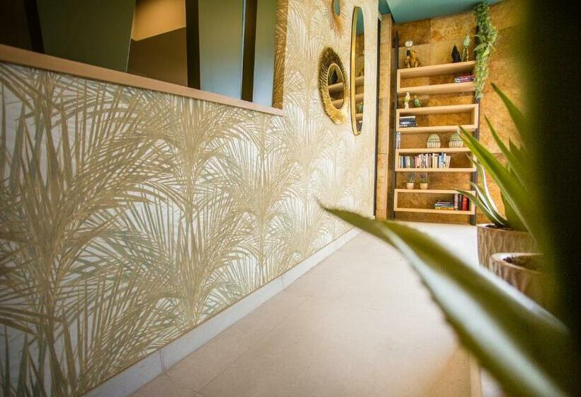 Апартаменты 1 Спальня Вид на Море, Amadores Beach Apartments