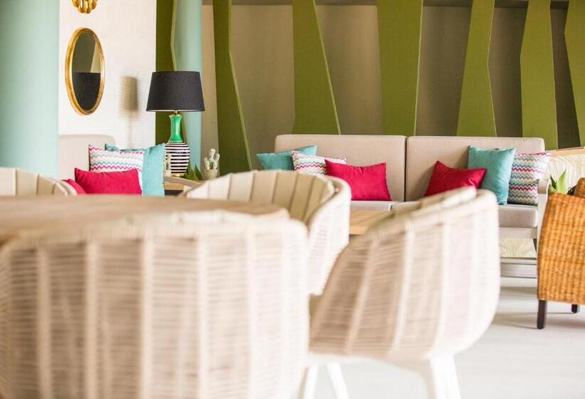 Апартаменты 1 Спальня Вид на Море, Amadores Beach Apartments