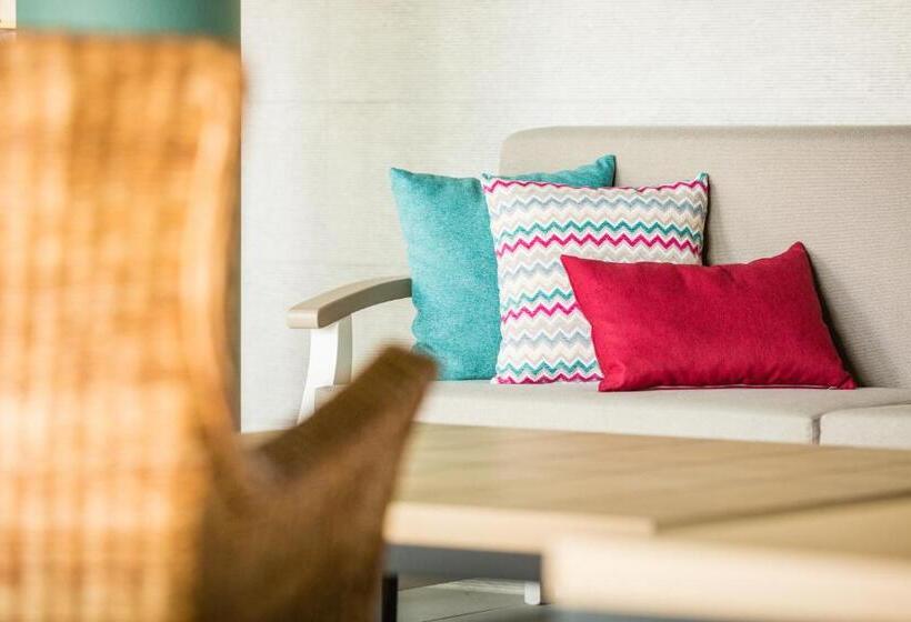 Апартаменты 1 Спальня Вид на Море, Amadores Beach Apartments