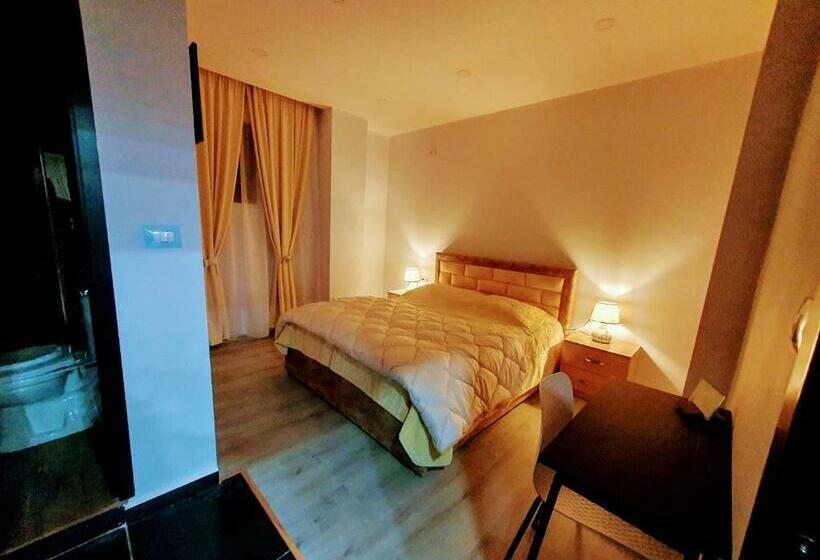 デラックスルーム, Citycenterhotel Shkoder