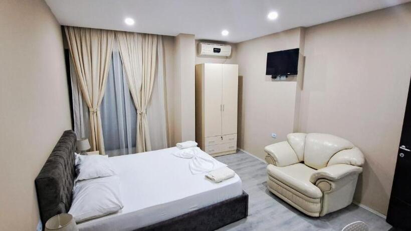 디럭스 룸, Citycenterhotel Shkoder