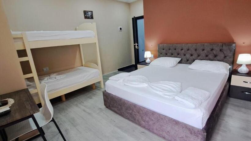 ガーデンビューファミリールーム, Citycenterhotel Shkoder